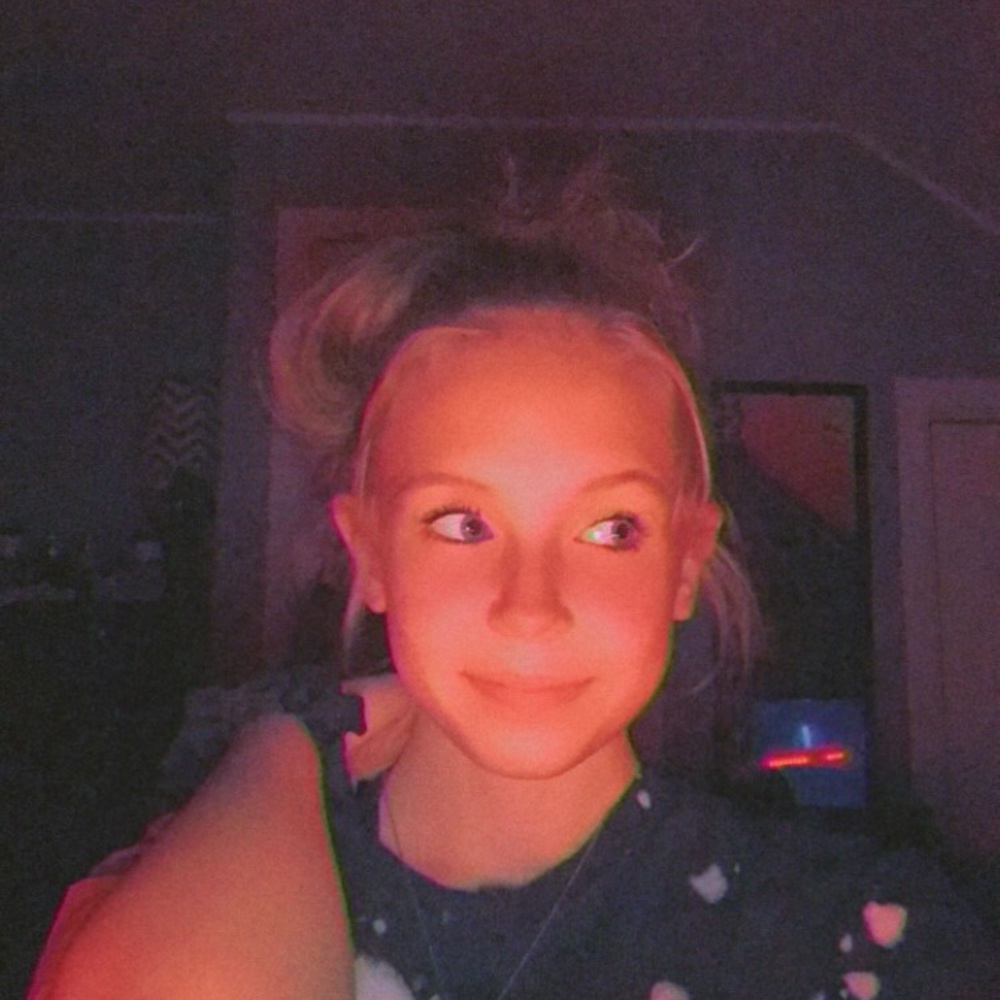 Meet your Posher, Kayla